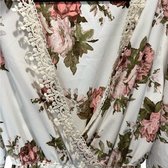 Love Tree Floral Lace Wrap romper - Picture 2 of 6